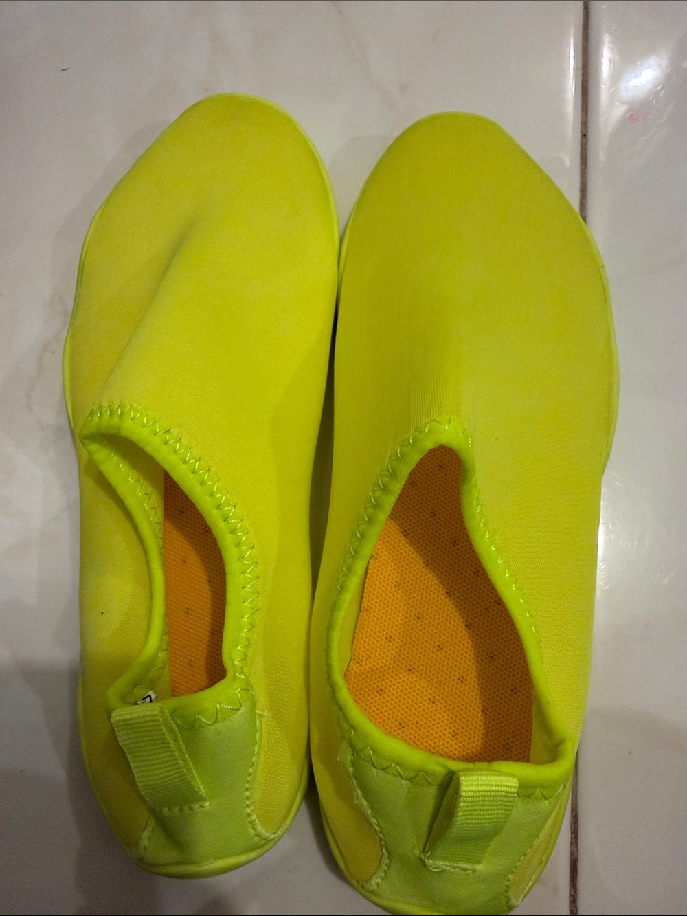 Size 6.5 women water shoes